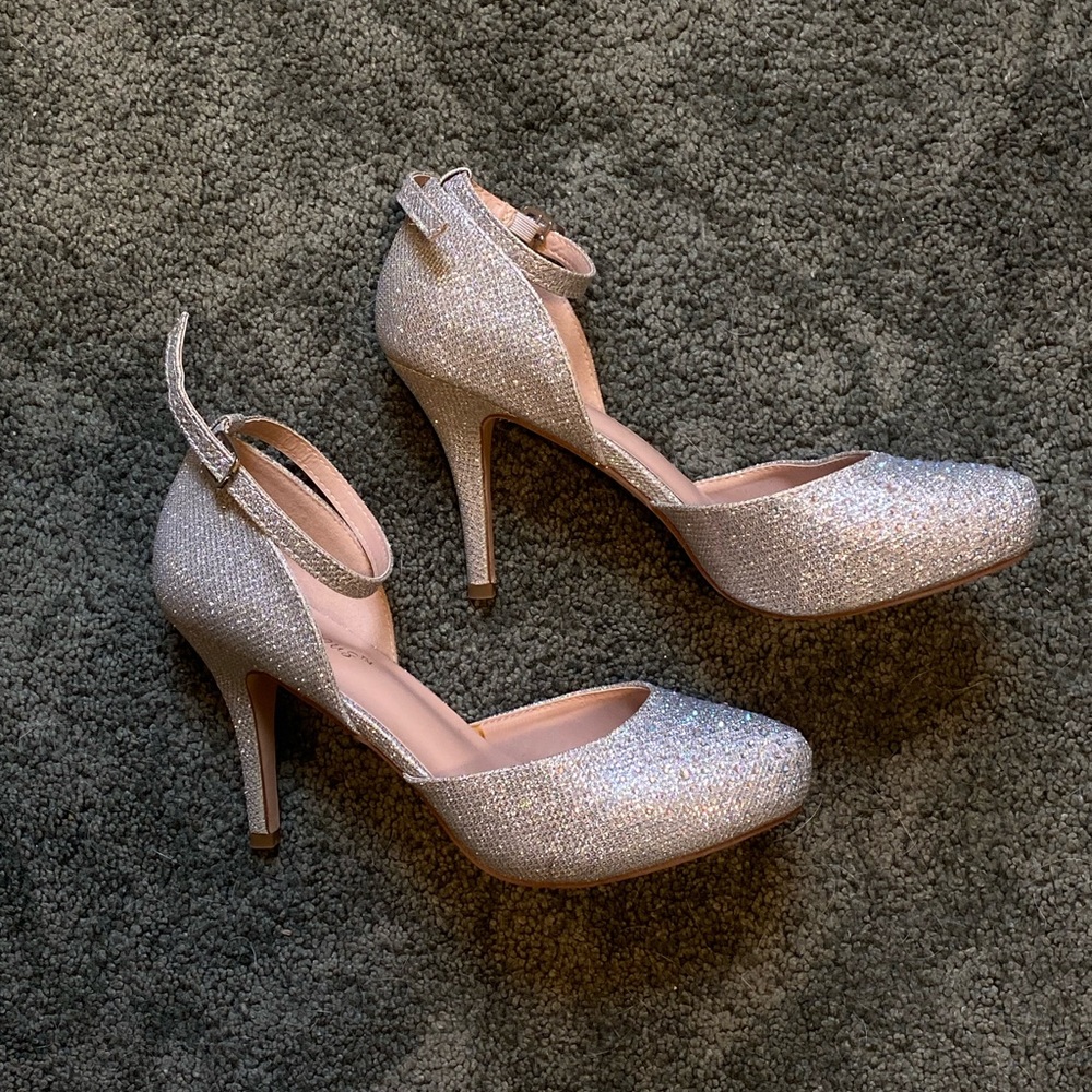 🪩Glam Baddie Heels🪩
Covet-03 Pump 
Stiletto Ankle Strap Closed-Toe Platform - Picture 2 of 11